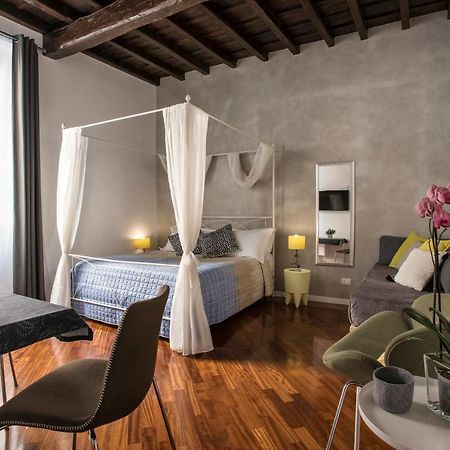 Apartment Near Trevi Fountain Rome Buitenkant foto